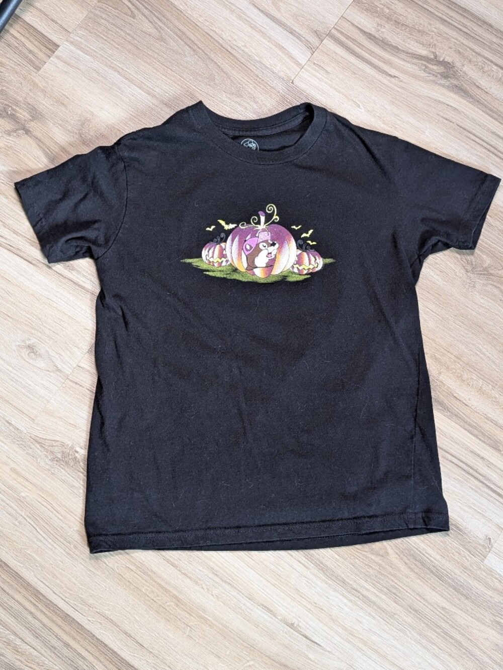 Buc-ee's Halloween Youth Med Black T-Shirt If You've Got It Haunt It Glow n Dark